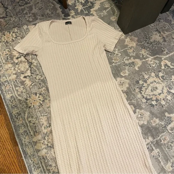 Elegant Cream Knit Women's Bodycon Dress - Picture 2 of 4